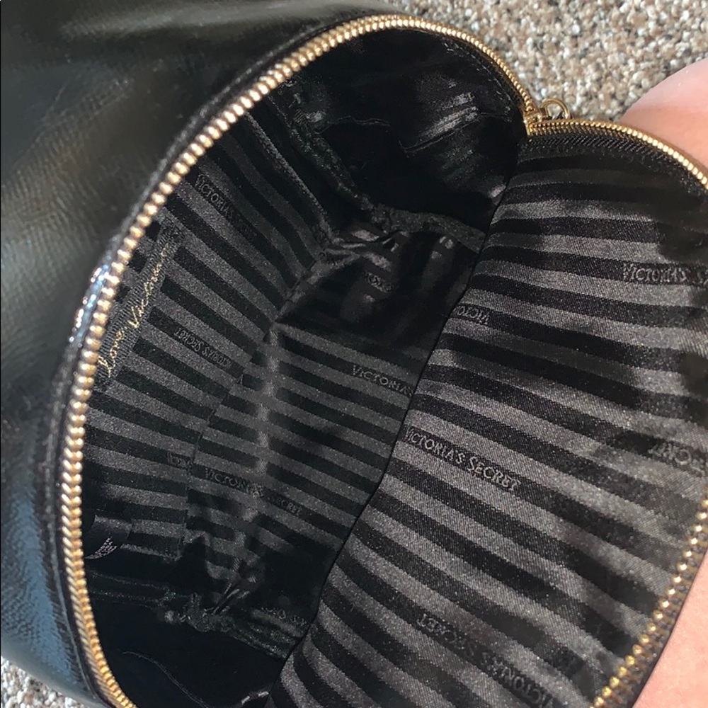 A black bag from Victoria’s Secret - Picture 3 of 3